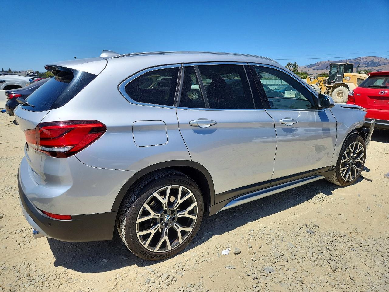 2021 BMW X1 xDrive28I - Image 3