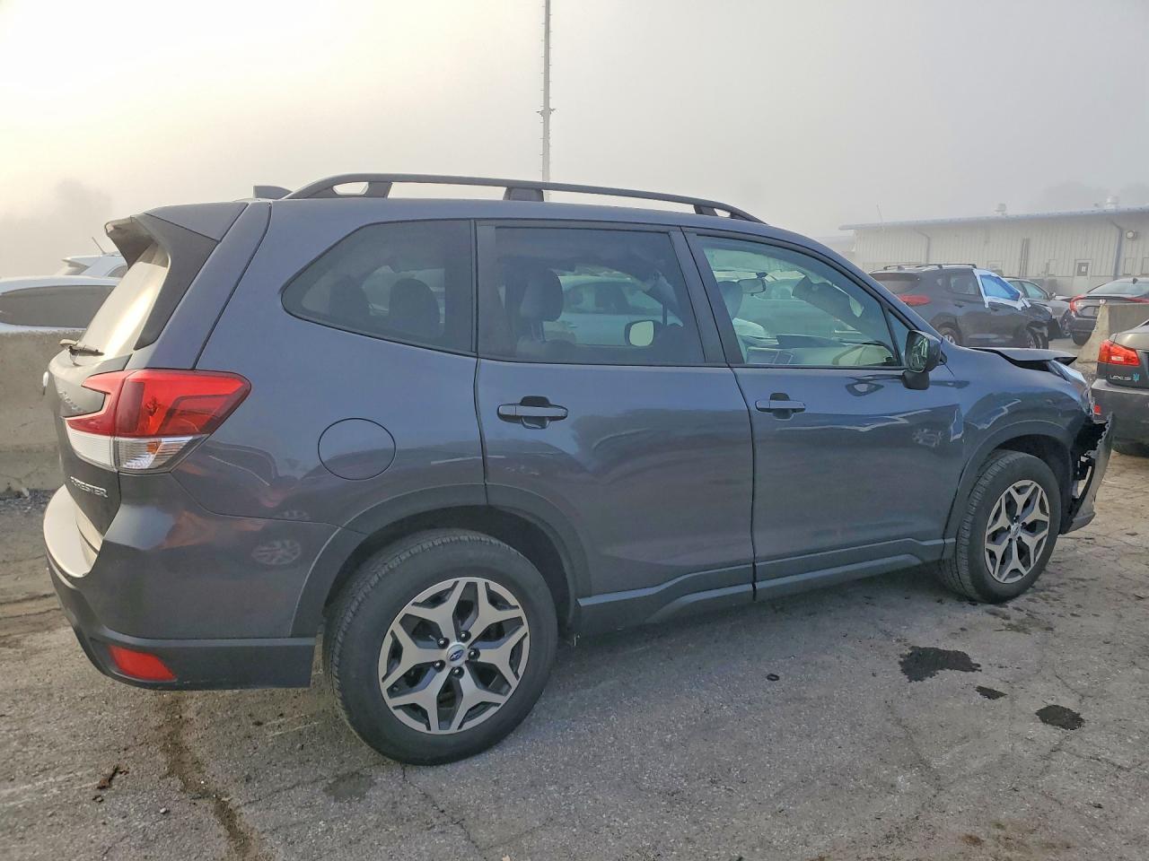 2022 Subaru Forester Premium - Фото 3