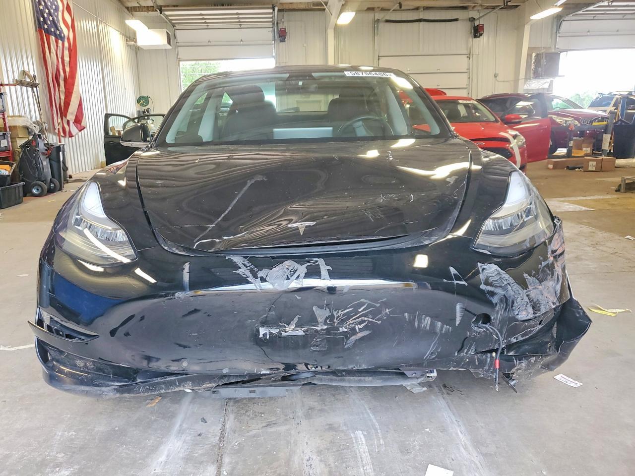 2018 Tesla Model 3 - Фото 5