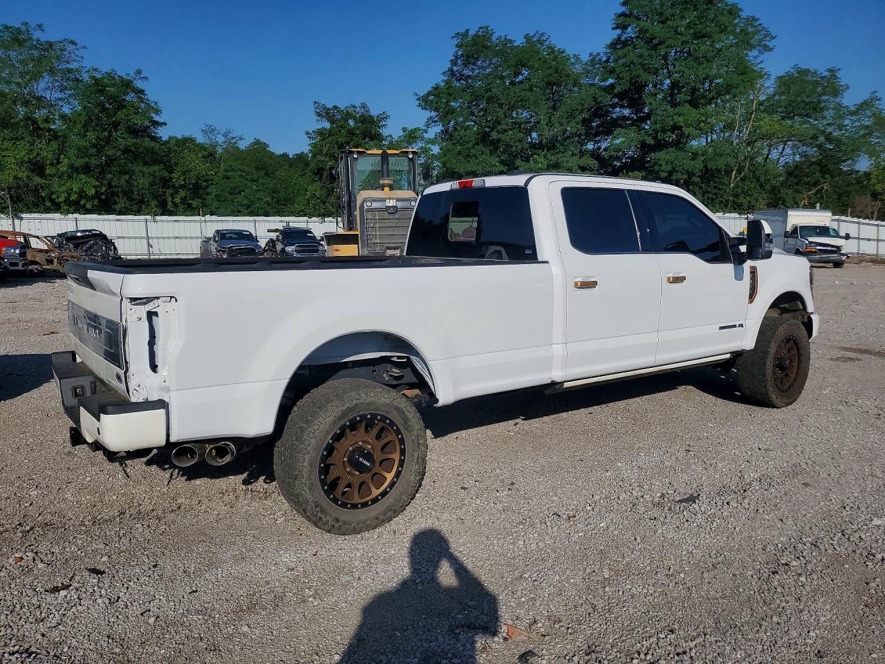 2022 Ford F350 Super Duty - Фото 3