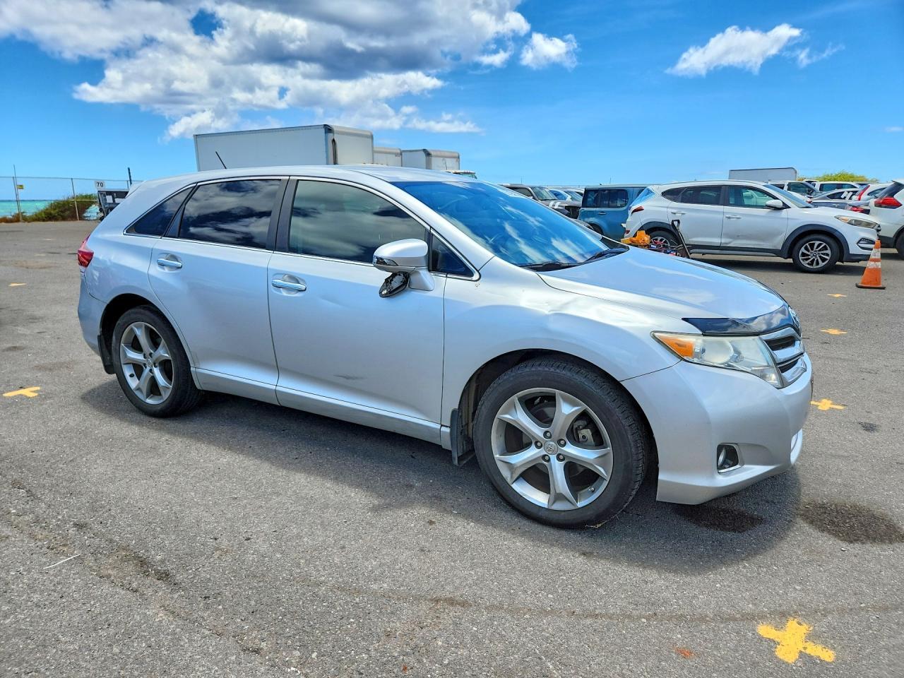 2013 Toyota Venza Le - Image 4