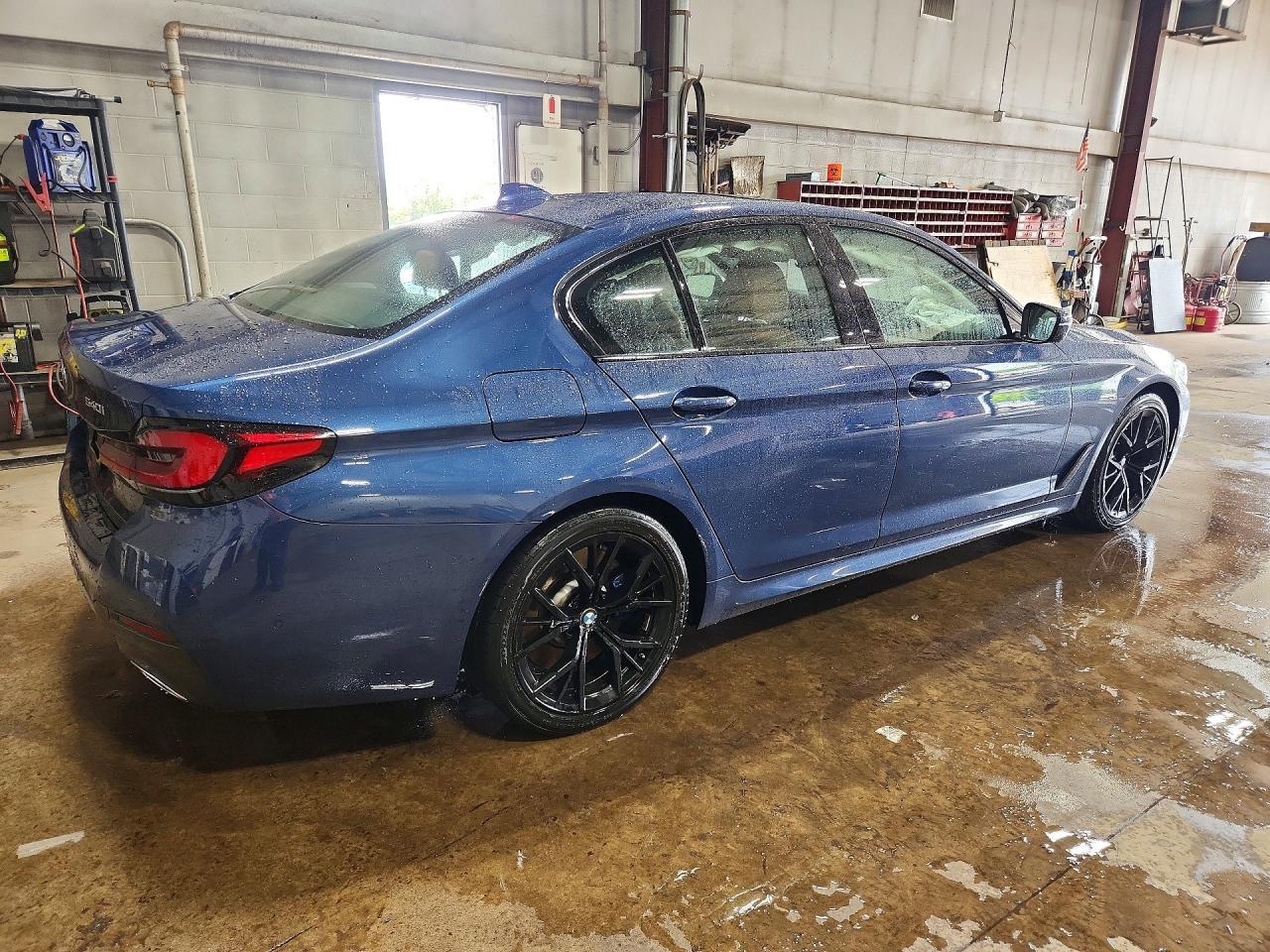 2021 BMW 540 Xi - Фото 3