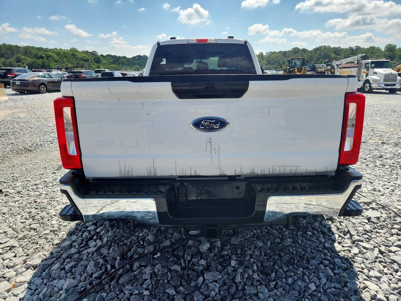 2024 Ford F350 Super Duty - Image 6