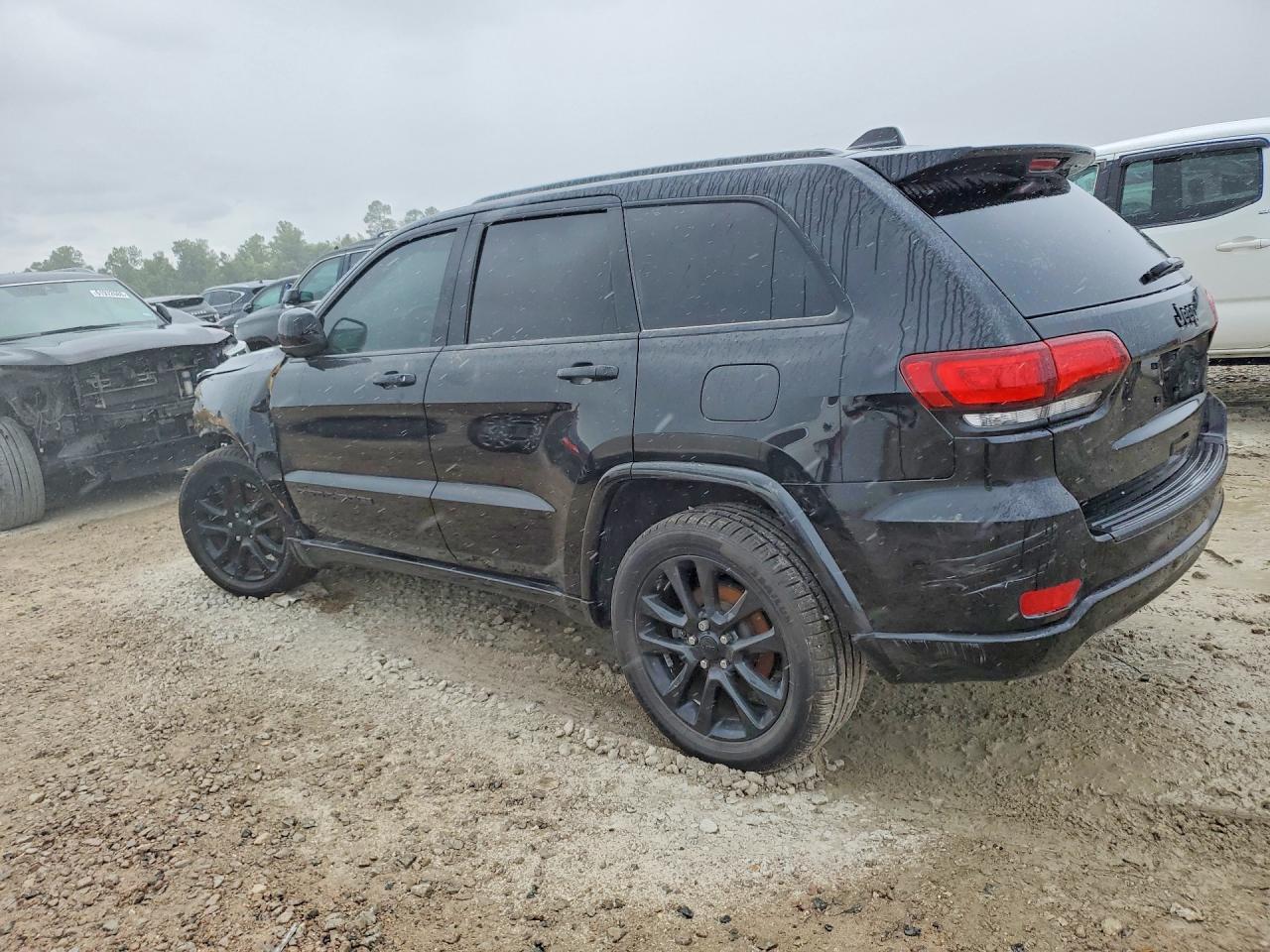 2021 Jeep Grand Cherokee Laredo - Фото 2