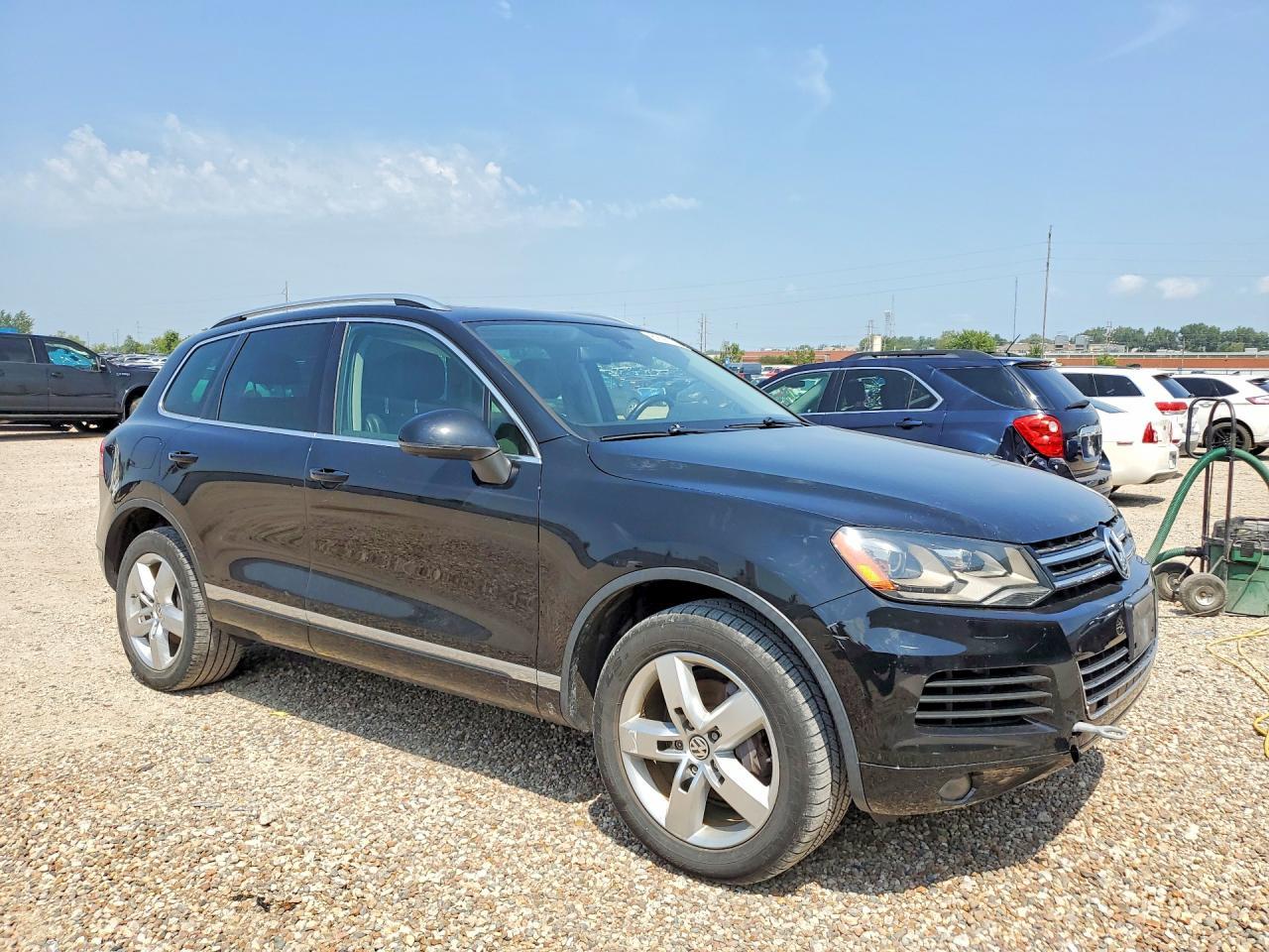 2012 Volkswagen Touareg V6 - Image 4