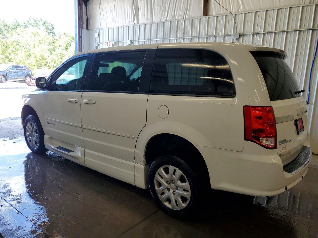 2014 Dodge Gr Caravan - Image 2