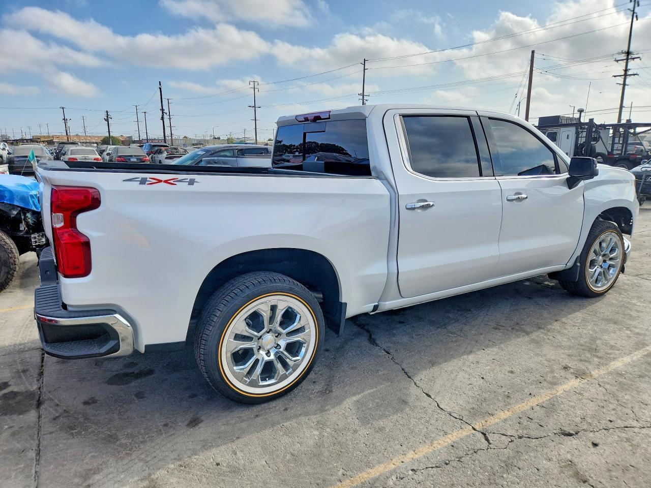 2025 Chevrolet Silverado K1500 Ltz - Image 3
