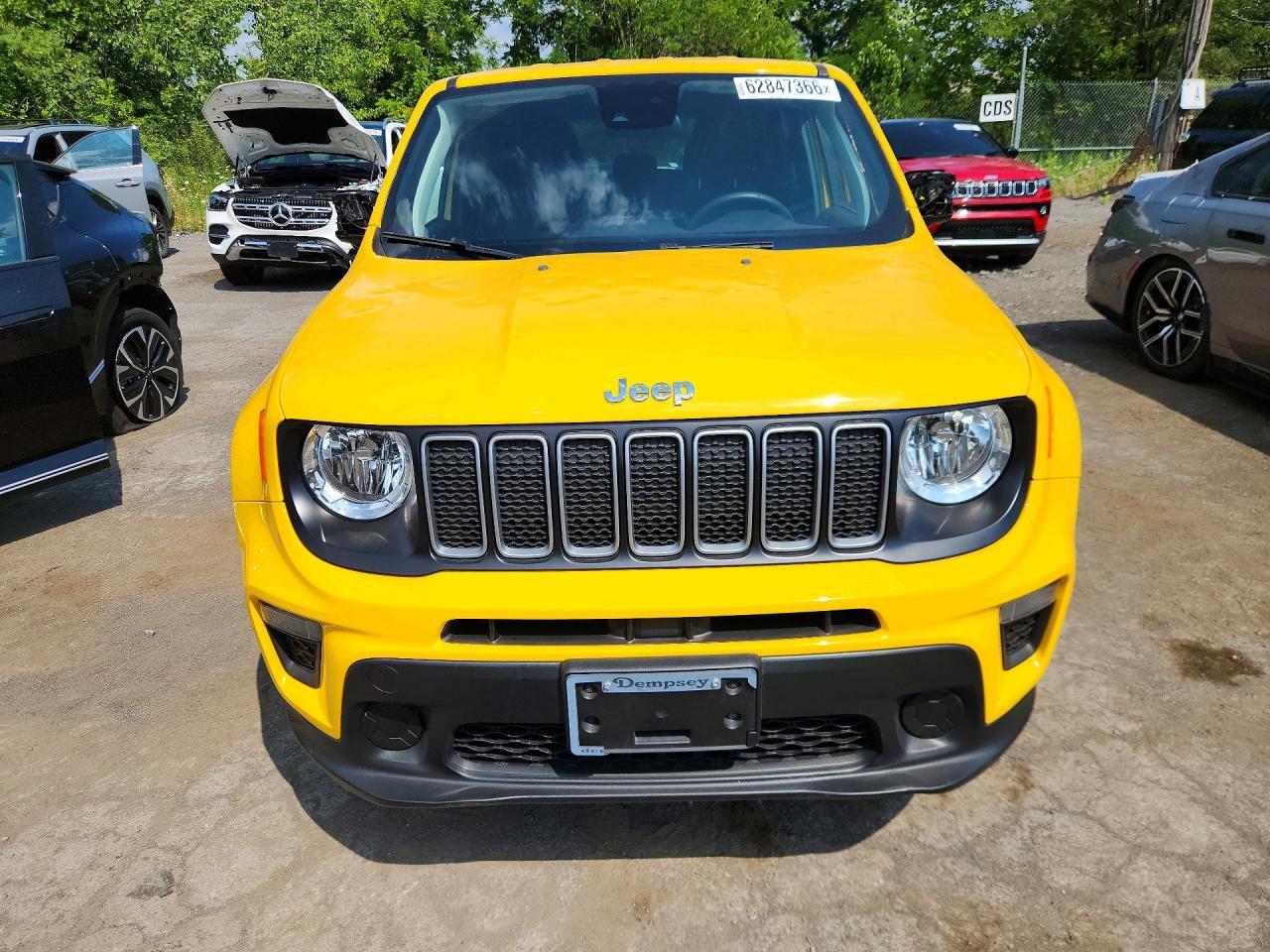 2023 Jeep Renegade Latitude - Image 5