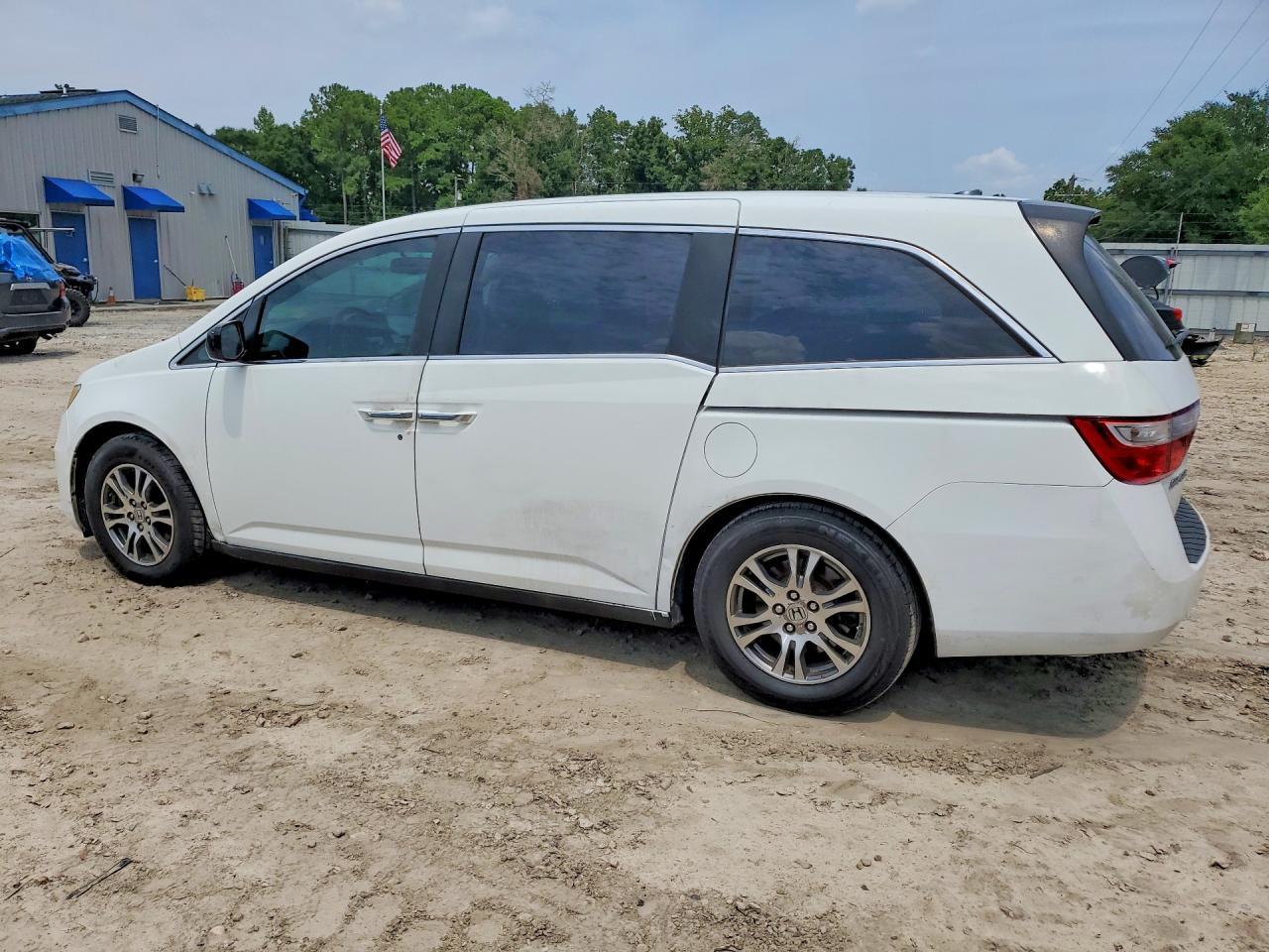 2013 Honda Odyssey Exl - Image 2