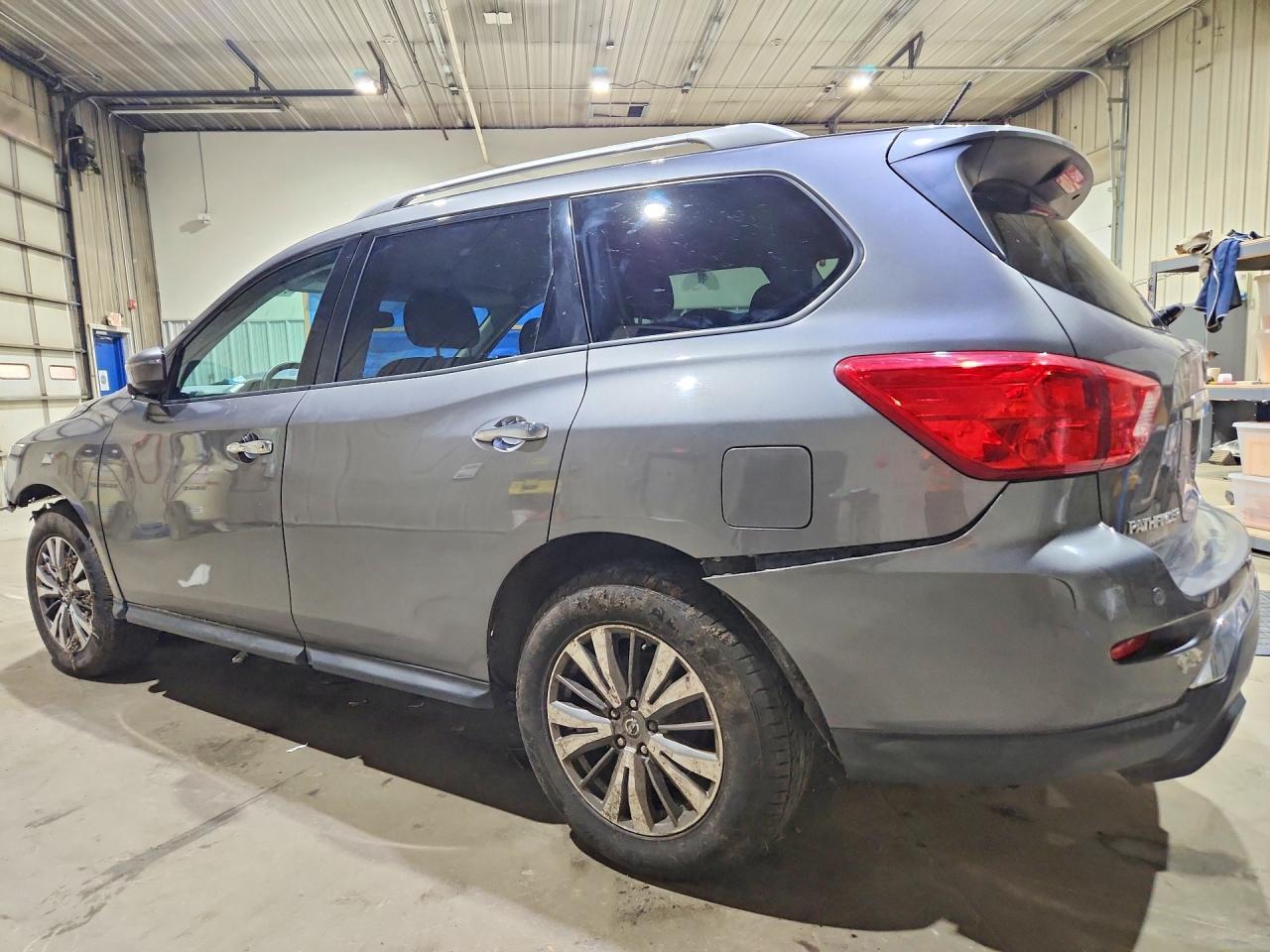 2017 Nissan Pathfinder Sv - Фото 2