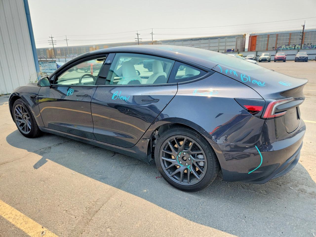 2024 Tesla Model 3 - Фото 2