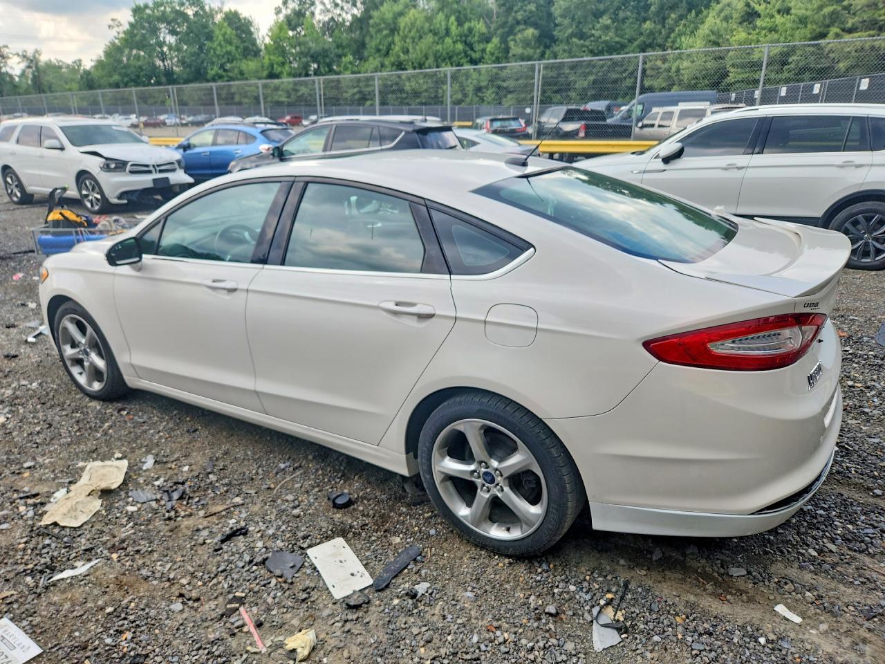 2014 Ford Fusion Se - Image 2