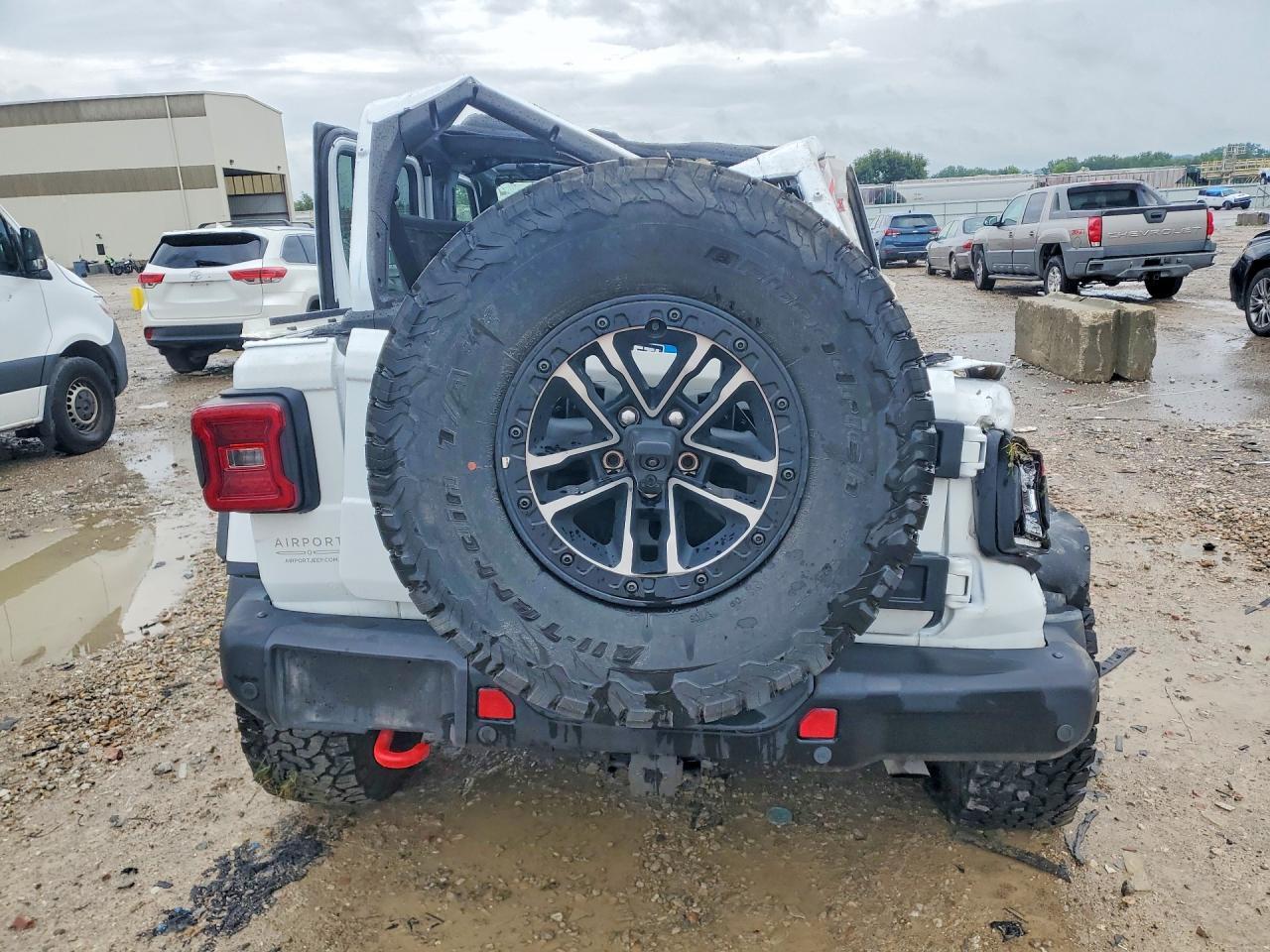 2025 Jeep Wrangler Rubicon - Image 6