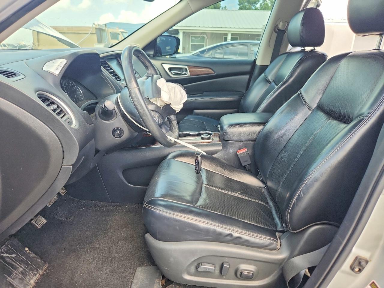 2017 Nissan Pathfinder Platinum - Image 7