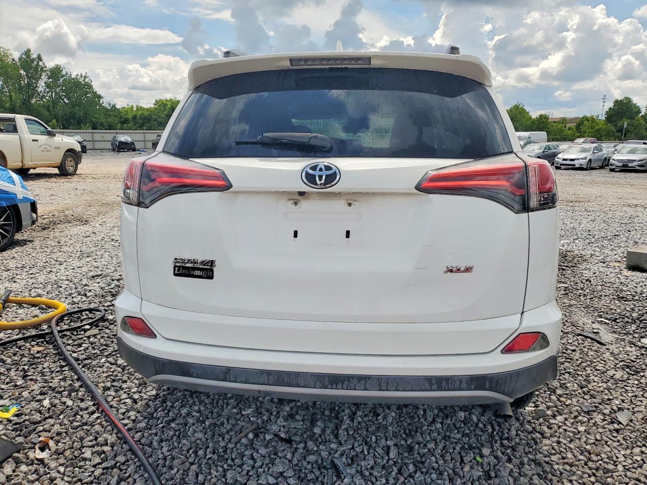 2017 Toyota Rav4 Xle - Фото 6