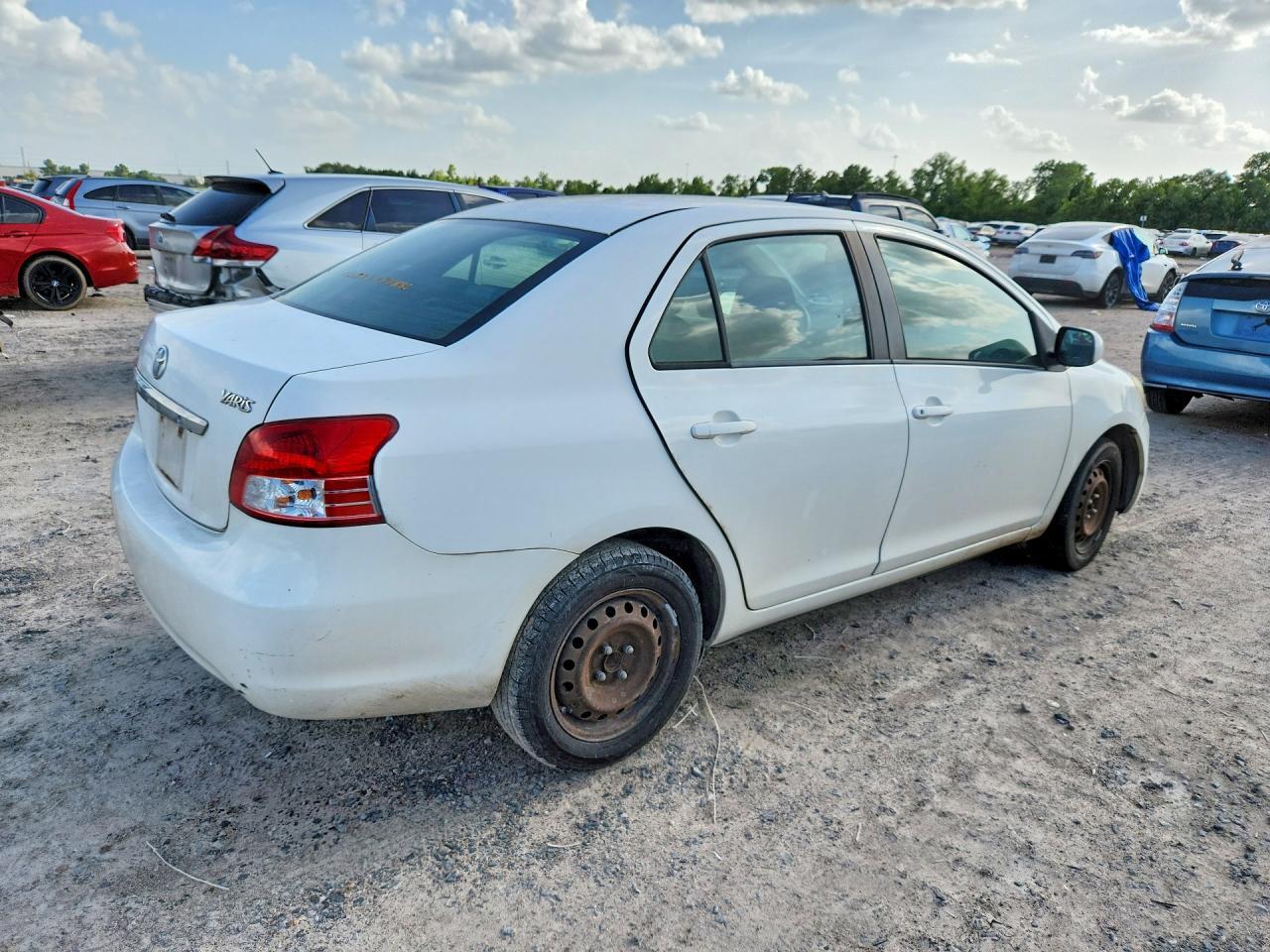 2009 Toyota Yaris Base - Фото 3