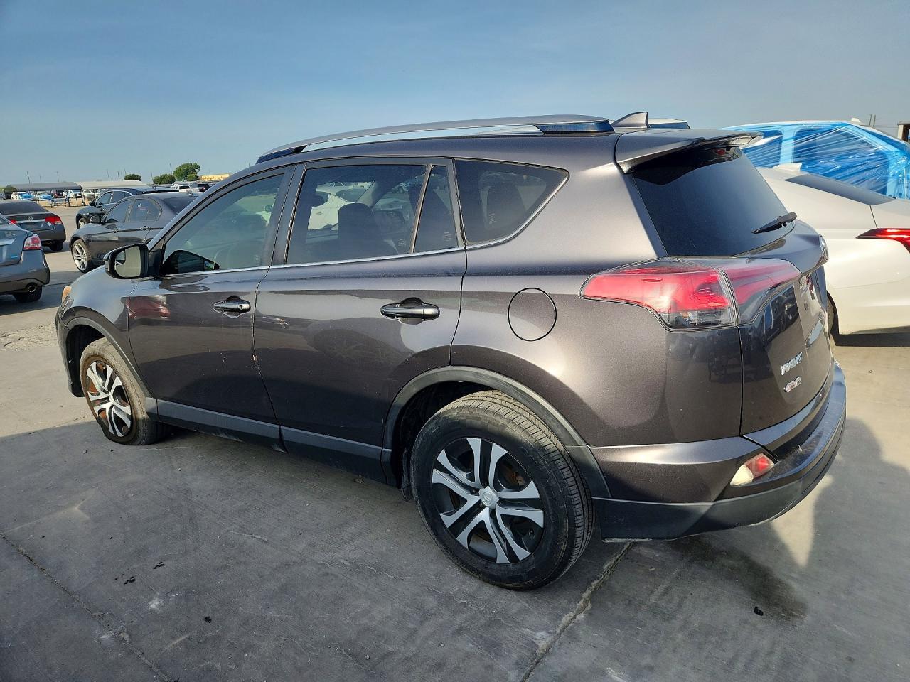 2018 Toyota Rav4 Le - Фото 2