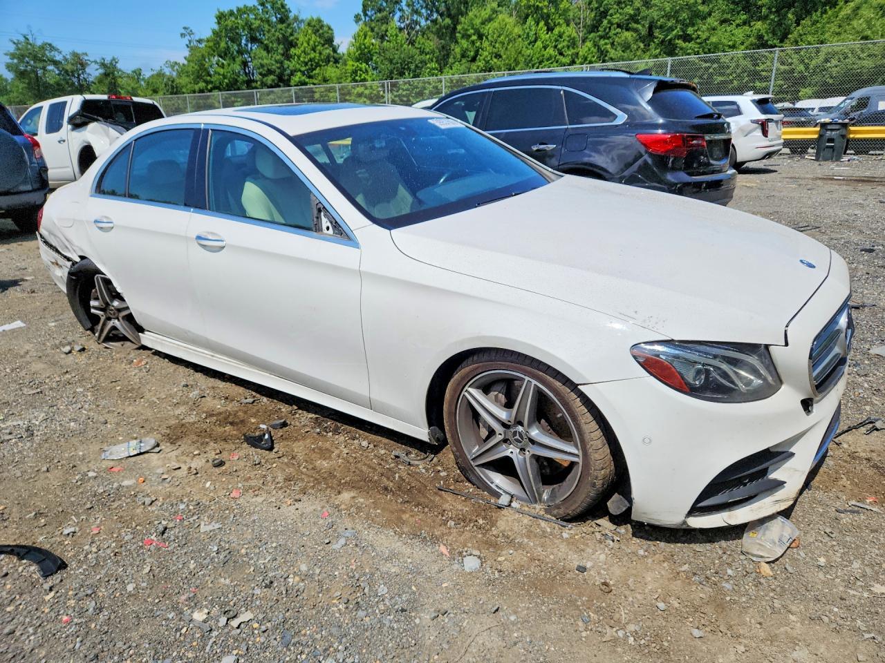 2017 Mercedes-Benz E 300 4Matic - Image 4