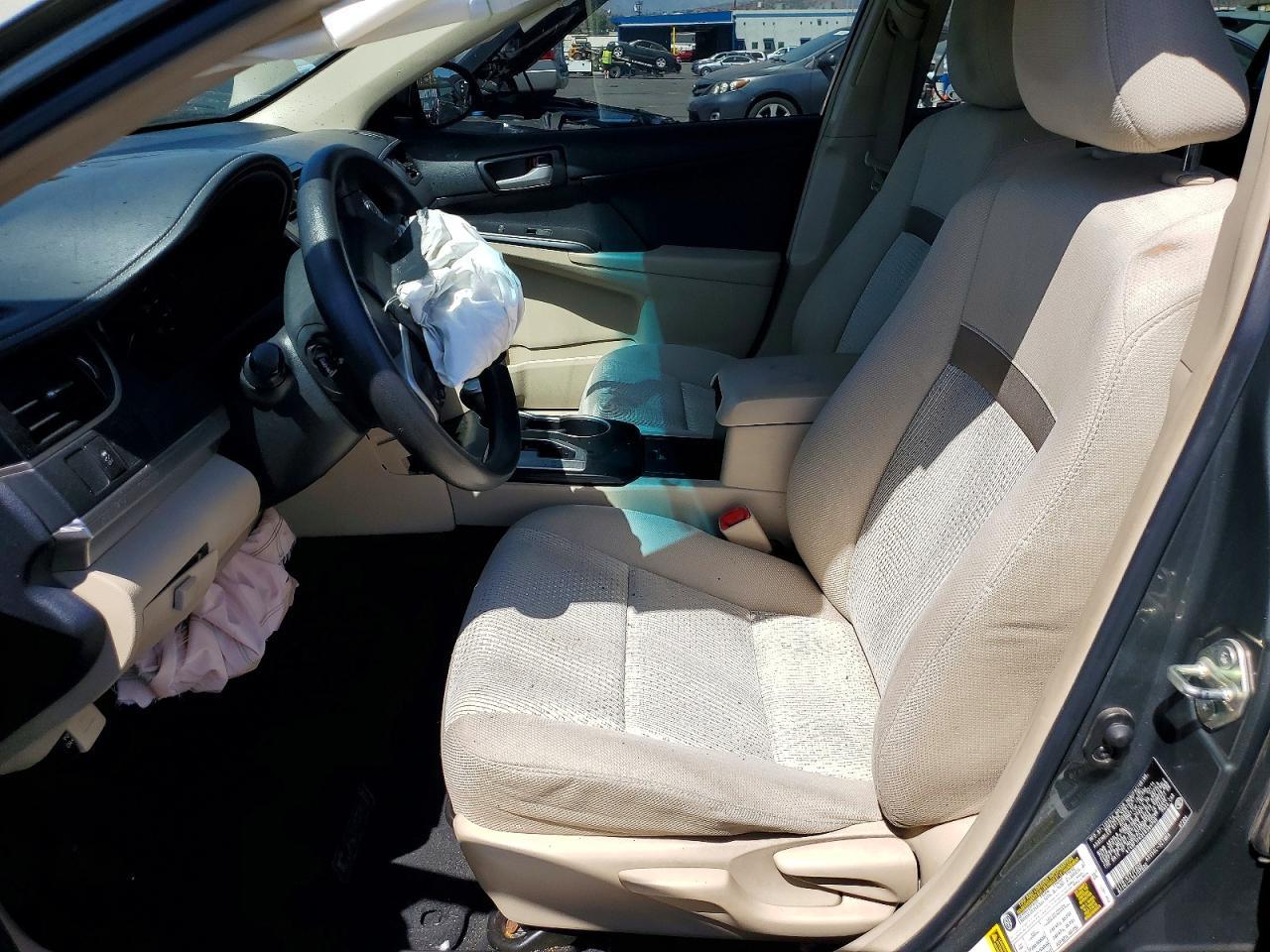 2014 Toyota Camry Le - Image 7