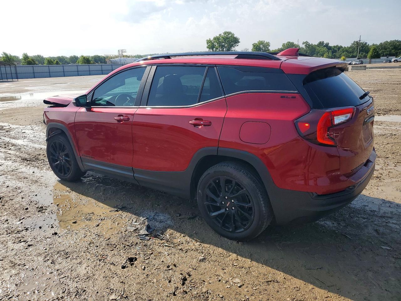 2023 GMC Terrain Sle - Image 2