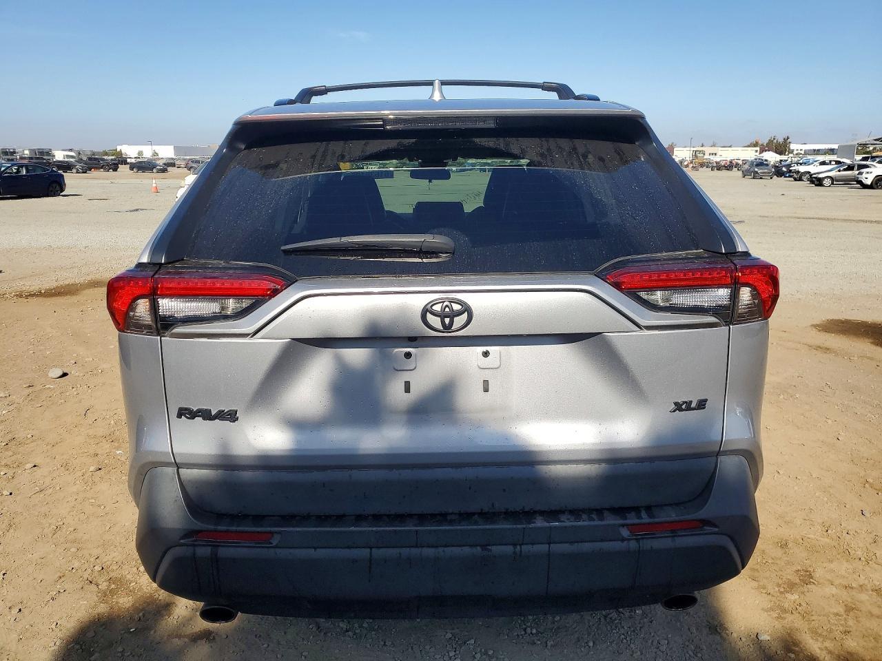 2022 Toyota Rav4 Xle Premium - Фото 6