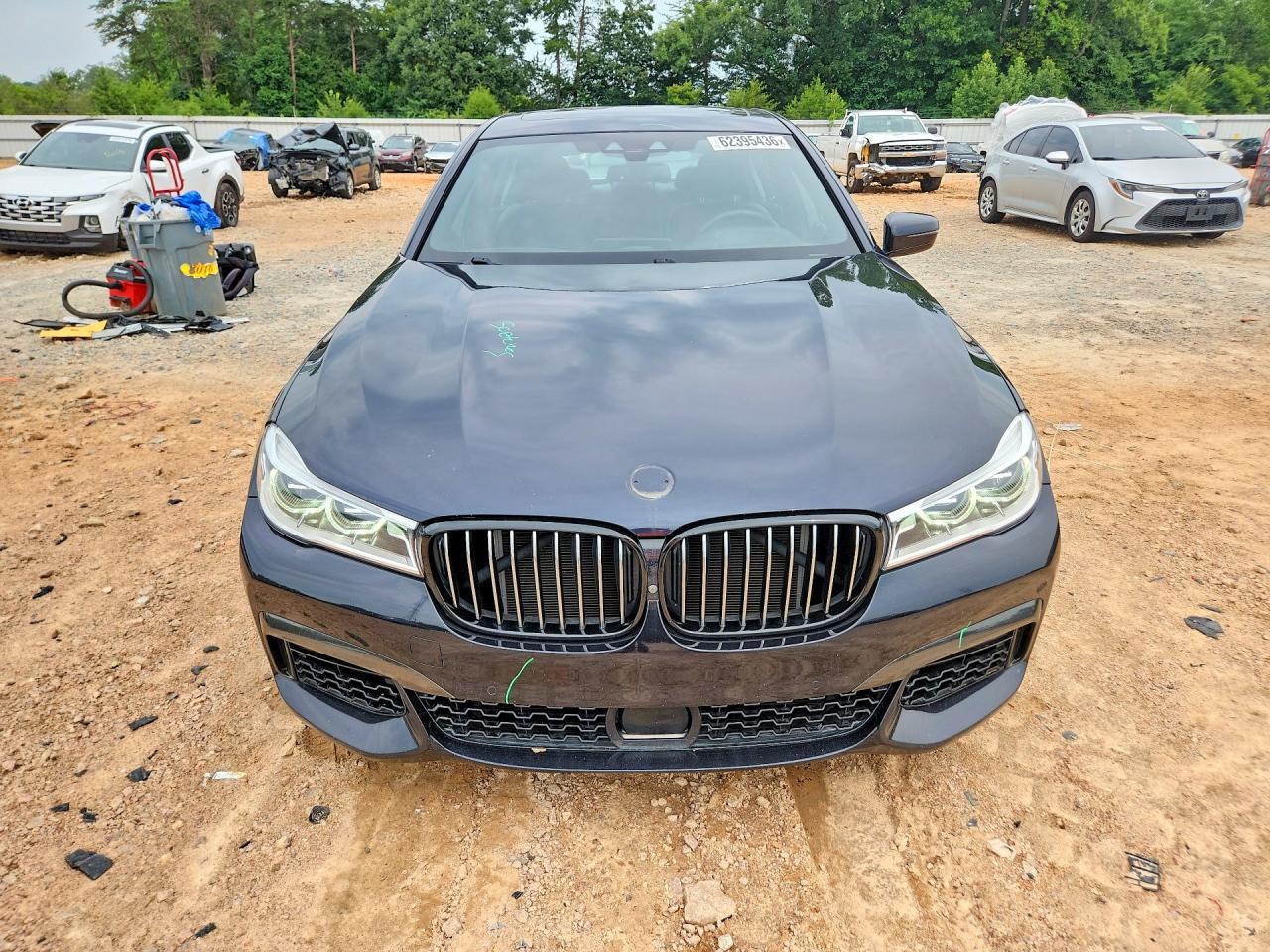 2019 BMW 750 I - Фото 5