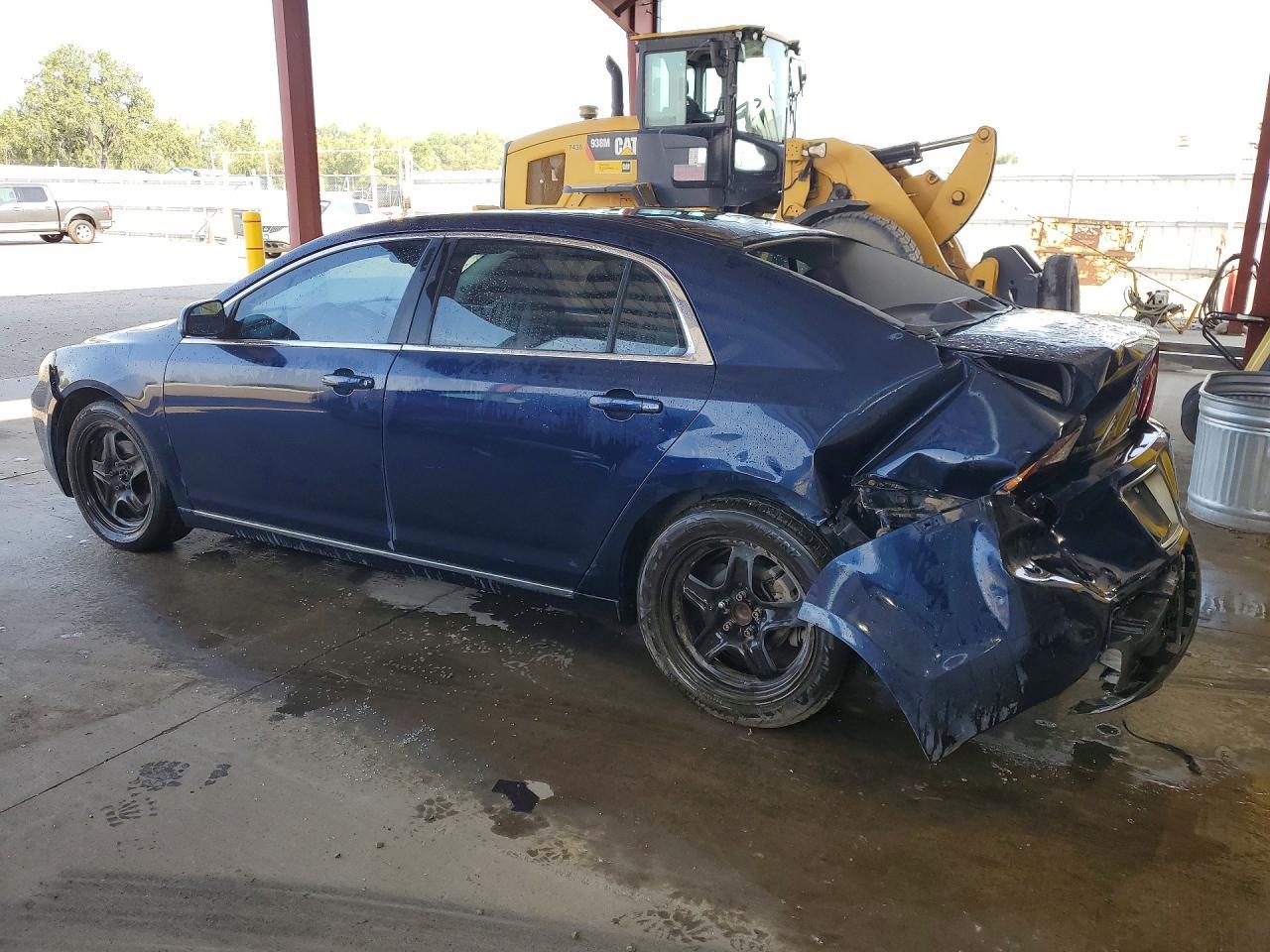 2010 Chevrolet Malibu 1Lt - Фото 2