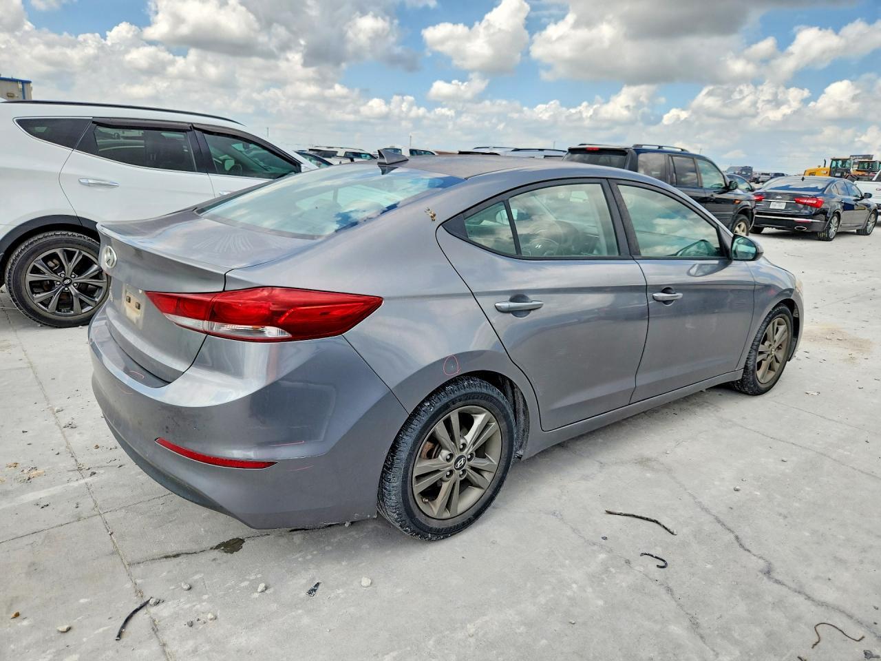2018 Hyundai Elantra Sel - Фото 3