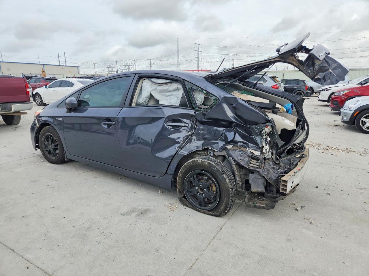 2015 Toyota Prius Three - Image 2