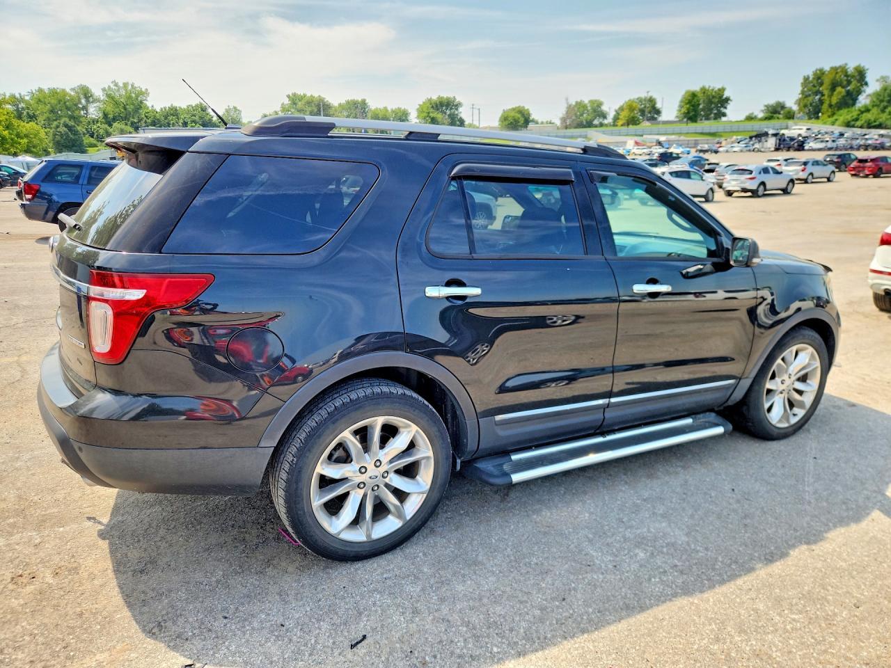 2014 Ford Explorer Xlt - Image 3