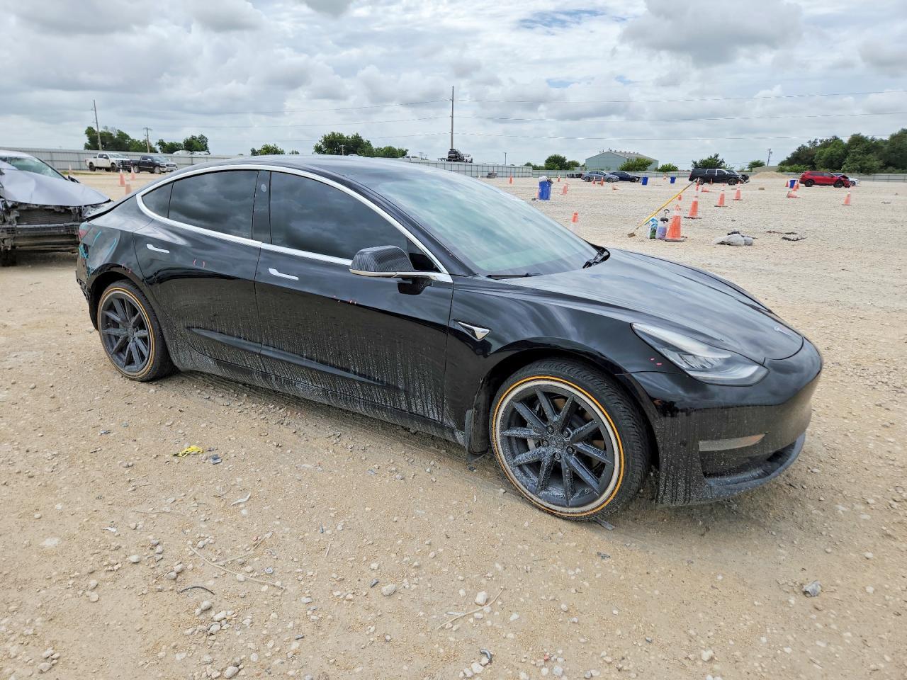 2020 Tesla Model 3 - Фото 4