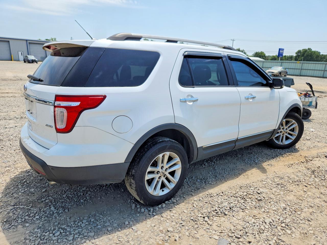 2011 Ford Explorer Xlt - Image 3
