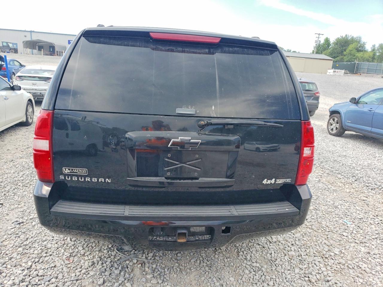 2007 Chevrolet Suburban K1500 - Image 6