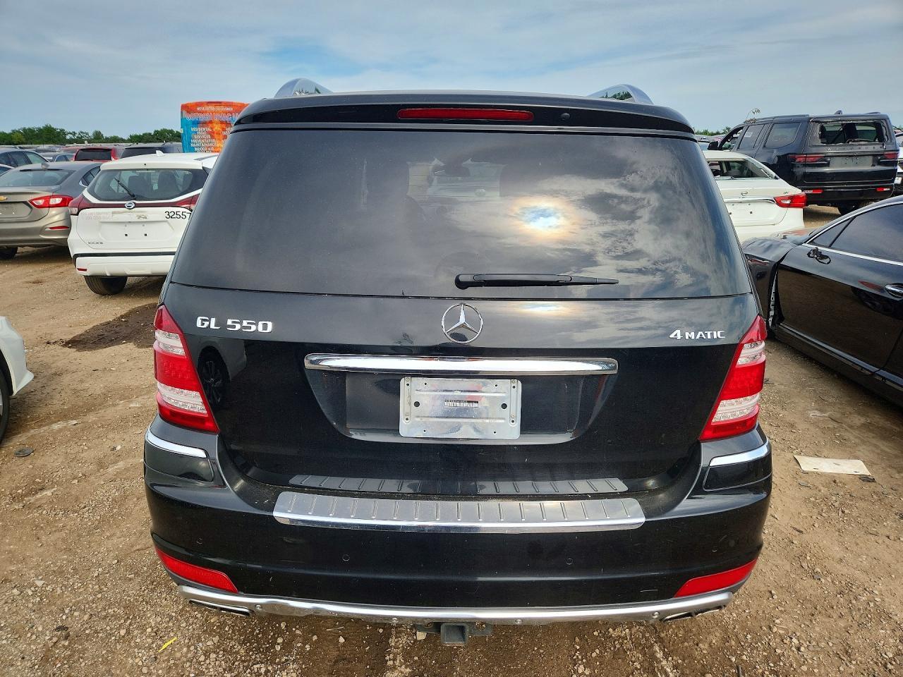2012 Mercedes-Benz Gl 550 4Matic - Image 6