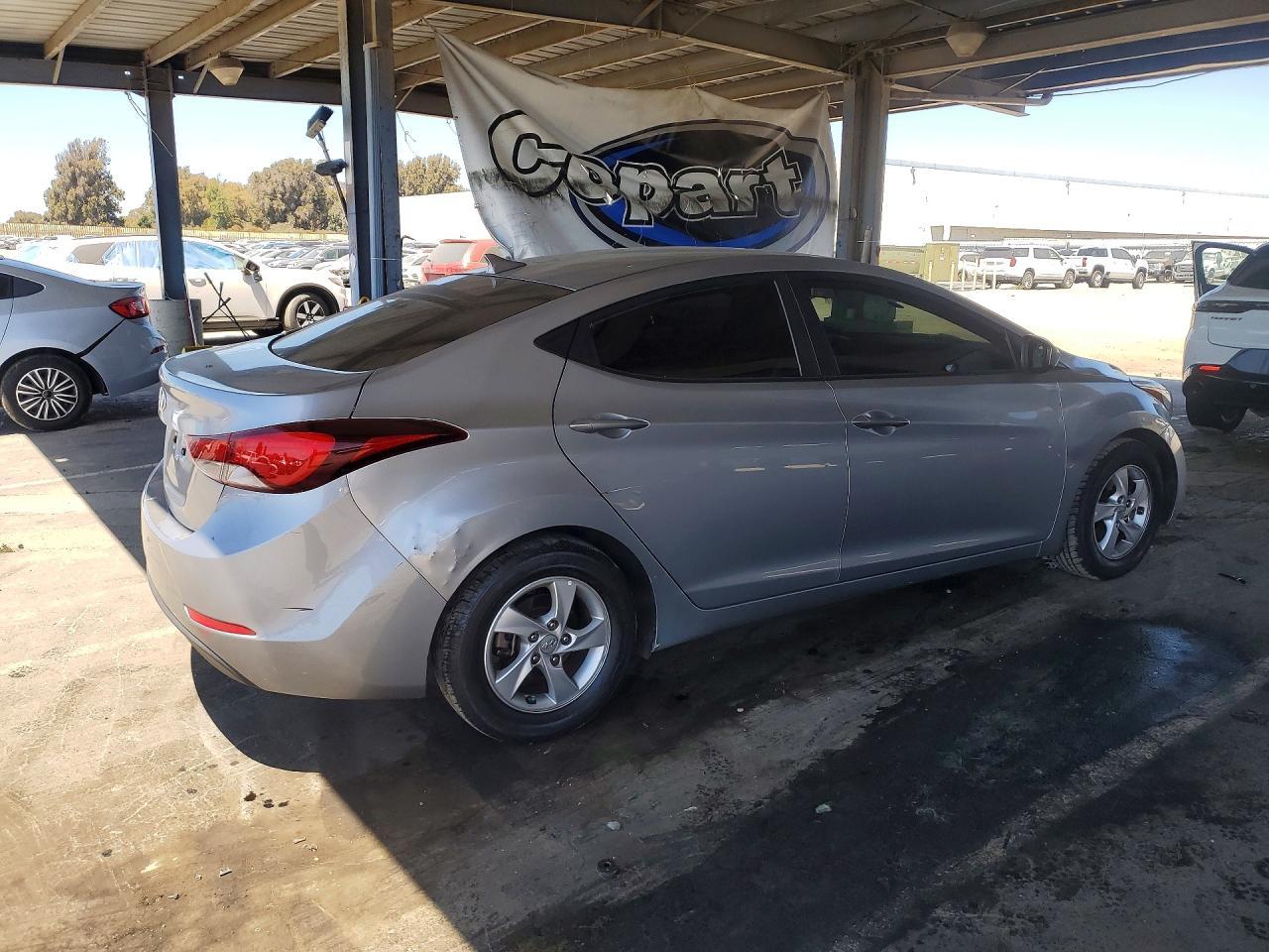 2015 Hyundai Elantra Se - Фото 3