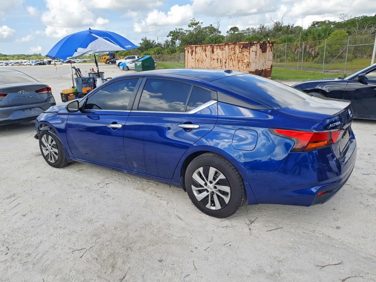 2019 Nissan Altima S - Фото 2