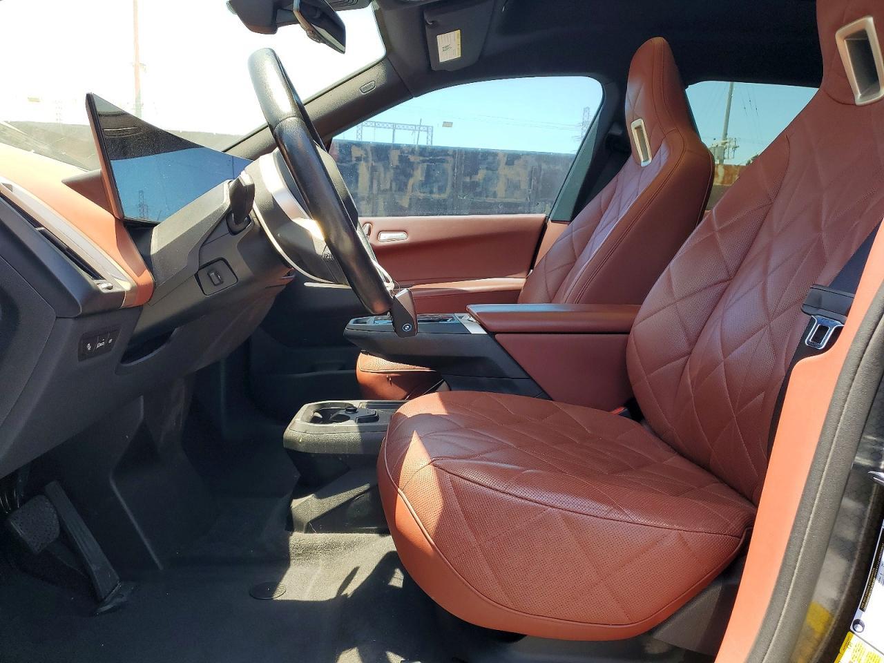 2024 BMW Ix xDrive50 - Фото 7