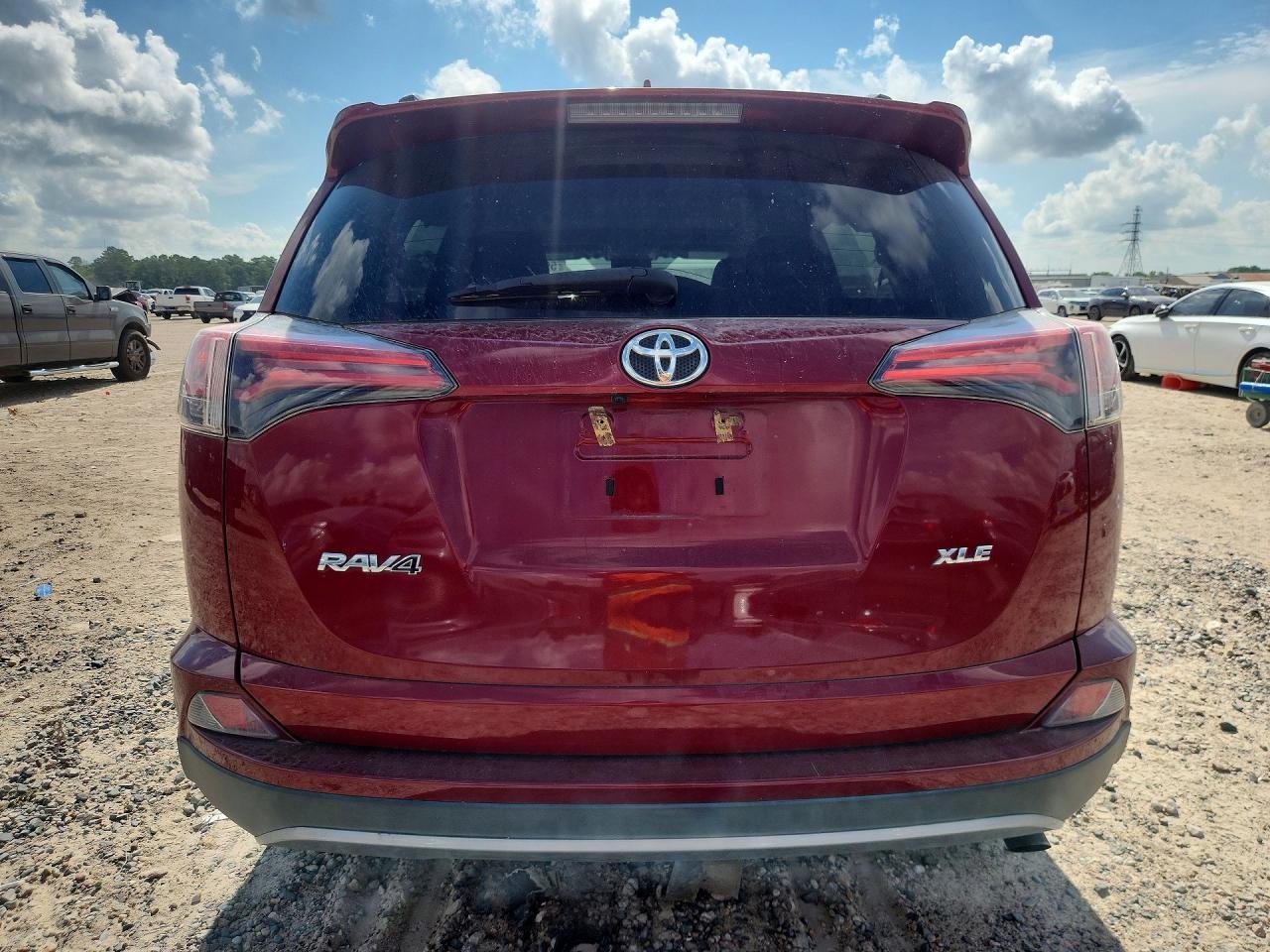 2018 Toyota Rav4 Xle - Image 6