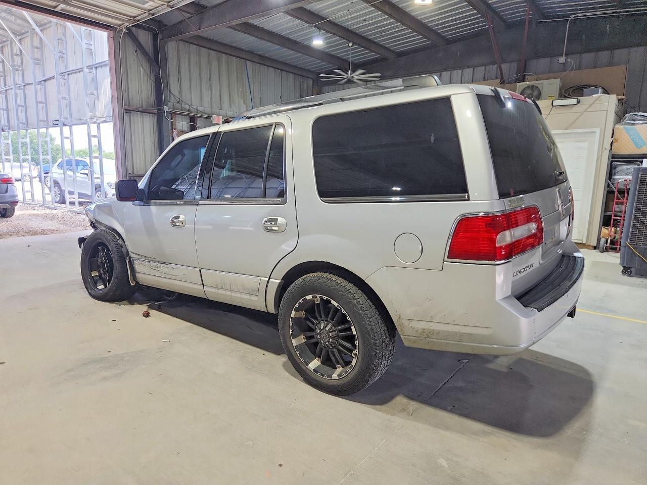 2012 Lincoln Navigator - Фото 2