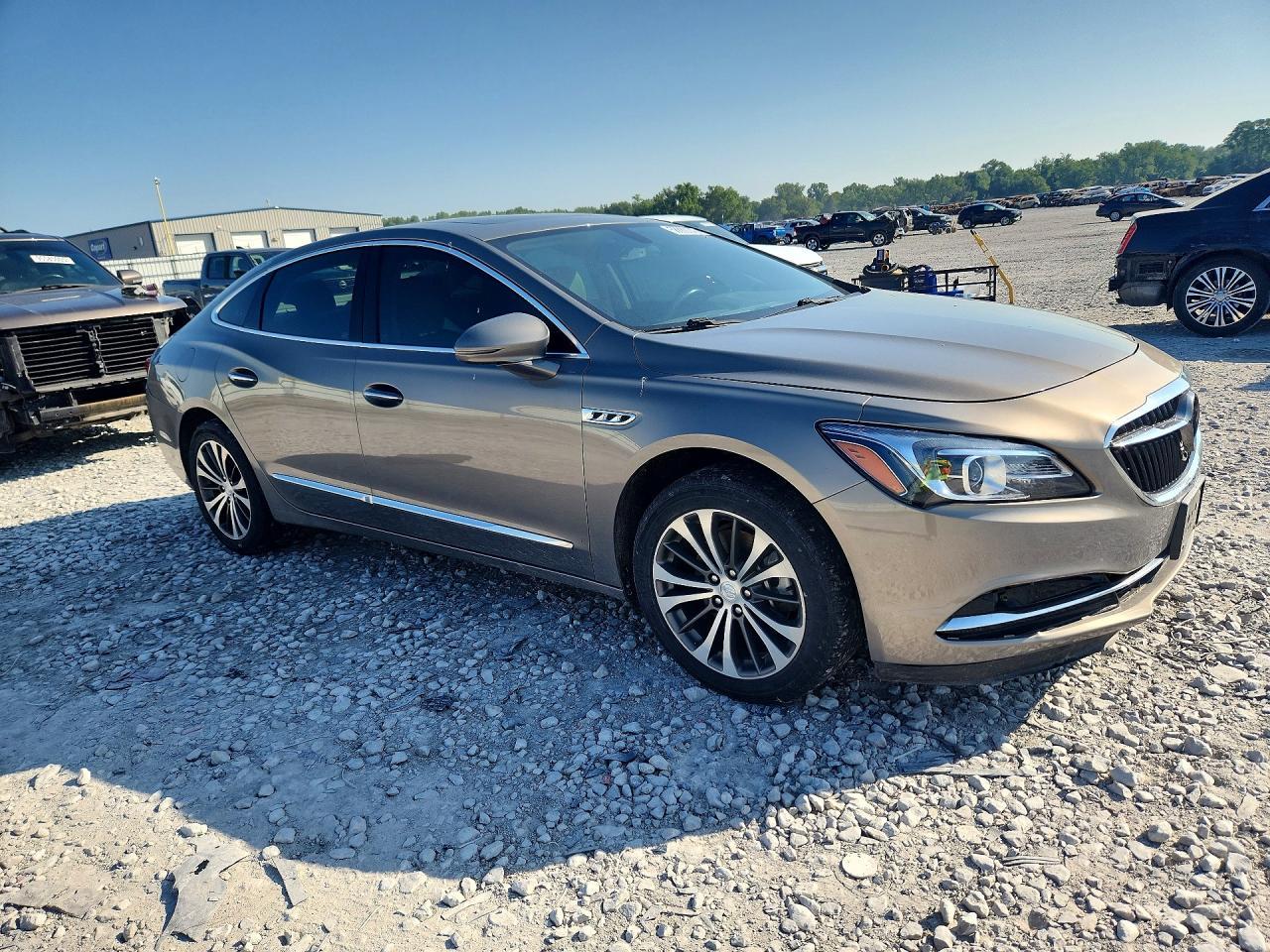 2017 Buick Lacrosse Essence - Image 4