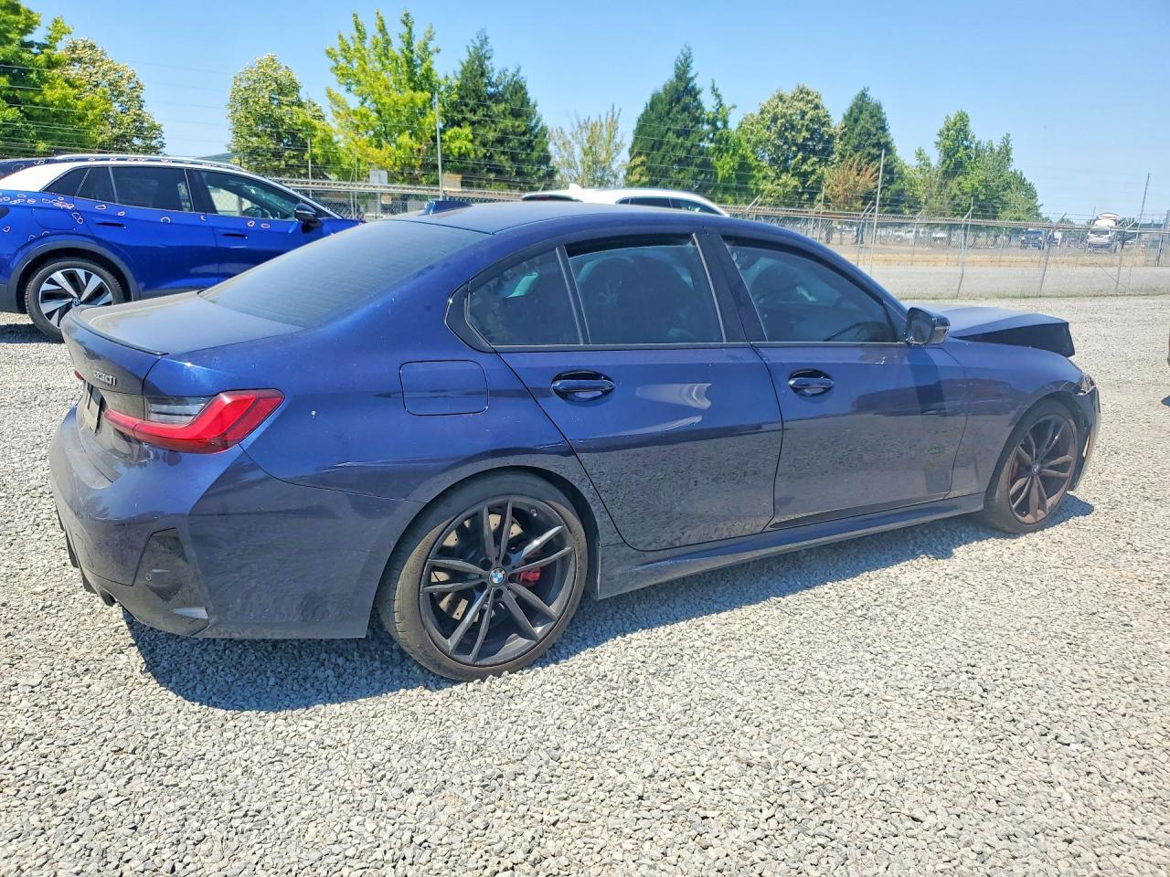 2023 BMW 330Xi - Фото 3