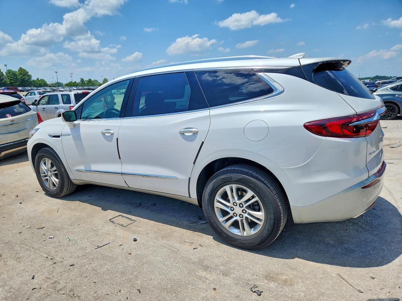 2021 Buick Enclave Essence - Фото 2
