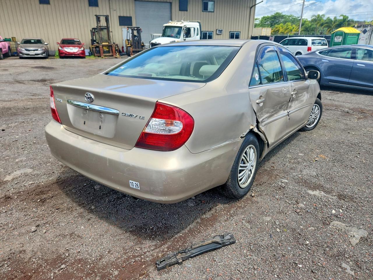 2002 Toyota Camry Le - Фото 3