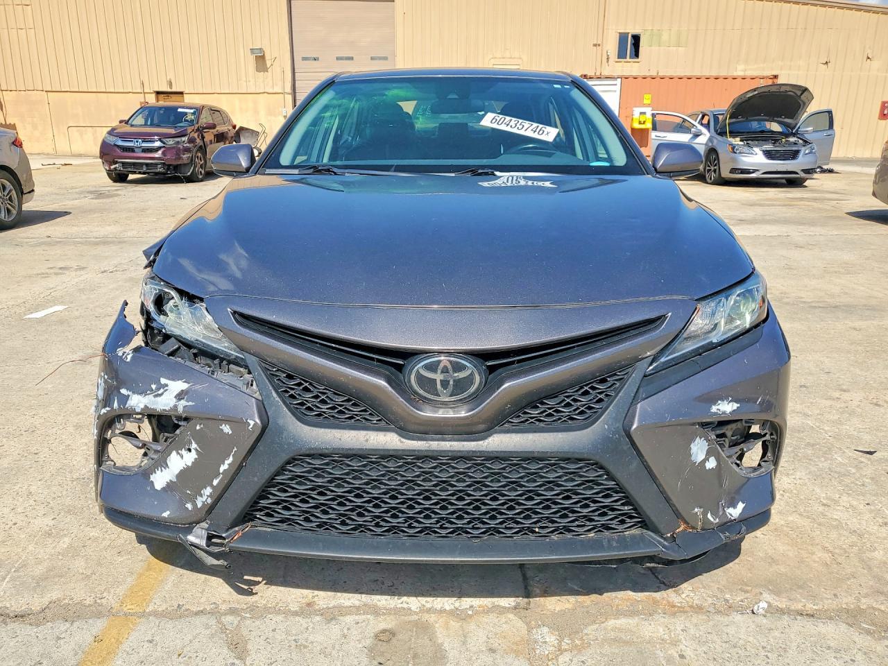 2020 Toyota Camry Se - Image 5