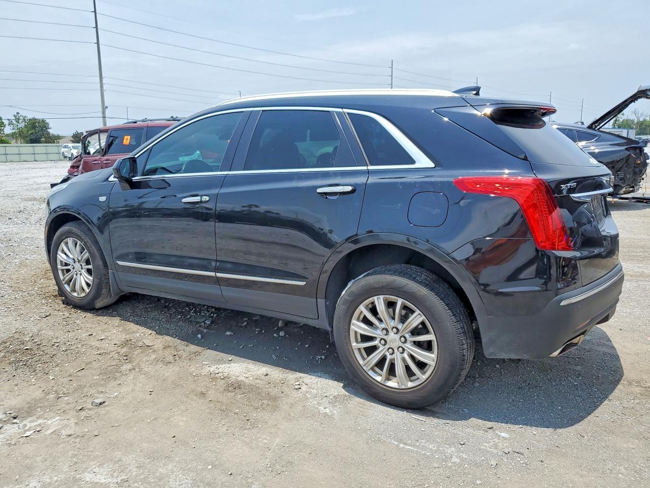 2017 Cadillac Xt5 - Image 2