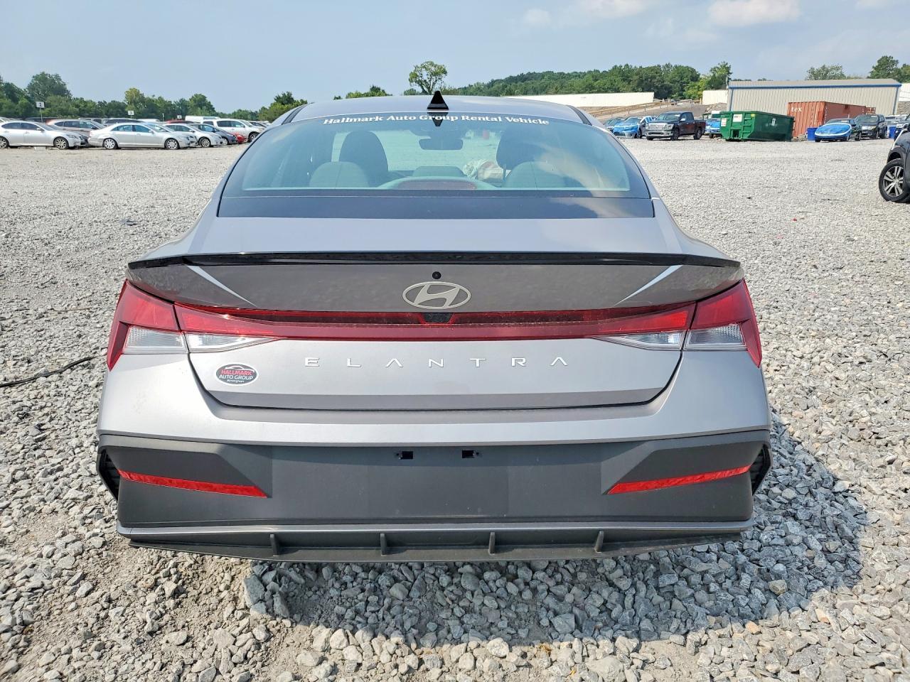 2026 Hyundai Elantra Sel Sport - Image 6