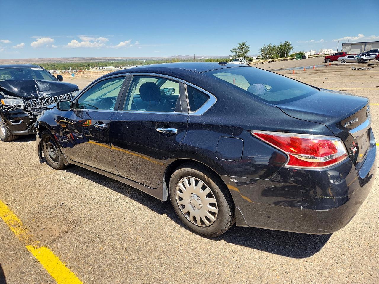 2015 Nissan Altima 2.5 S - Фото 2