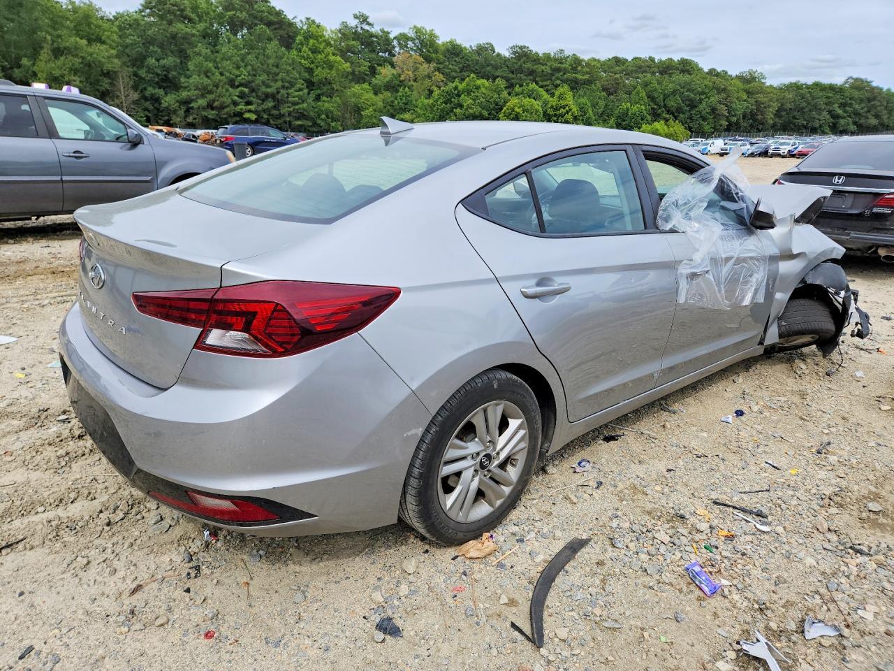 2020 Hyundai Elantra Sel - Фото 3