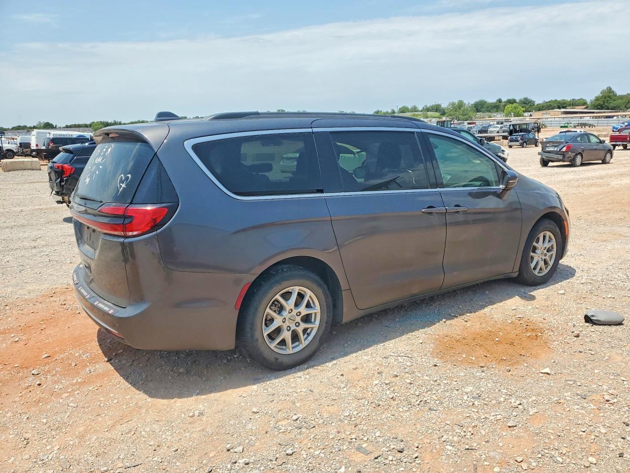 2022 Chrysler Pacifica Touring L - Фото 3
