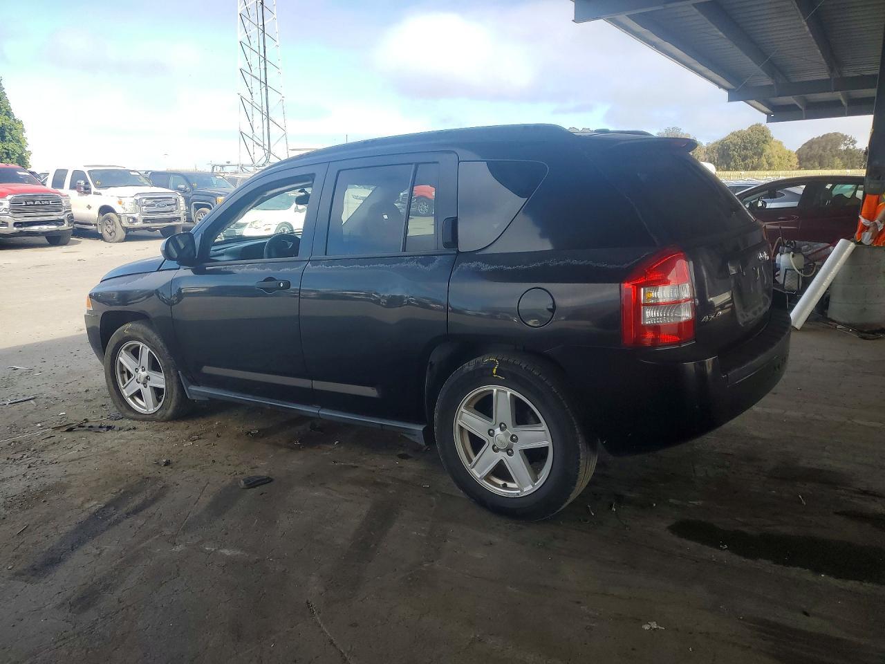 2007 Jeep Compass - Image 2